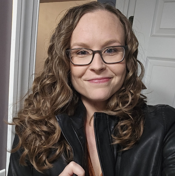 Meet your Posher, Karin - Picture 1 of 1